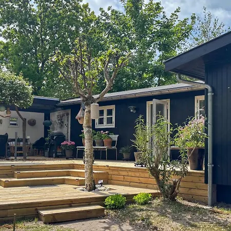 Feriehus With Annexe By